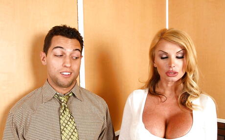 Huge Tits Reality Pics